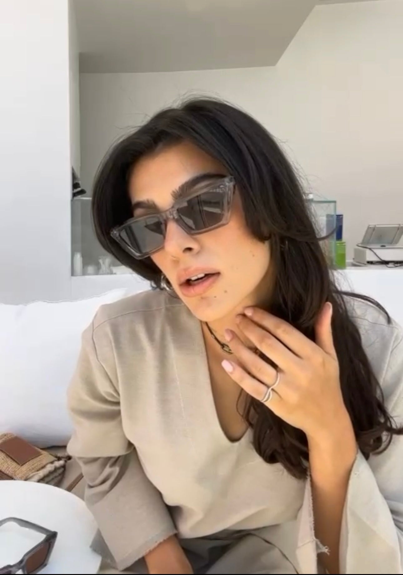 😎